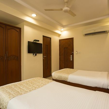 Oyo 10007 Hotel Grace Residency Bombaim Exterior foto