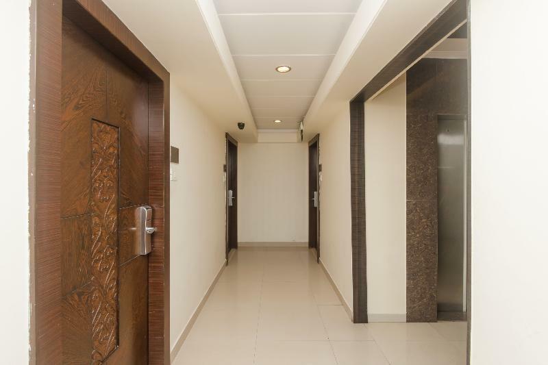 Oyo 10007 Hotel Grace Residency Bombaim Exterior foto