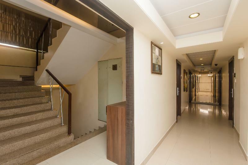 Oyo 10007 Hotel Grace Residency Bombaim Exterior foto