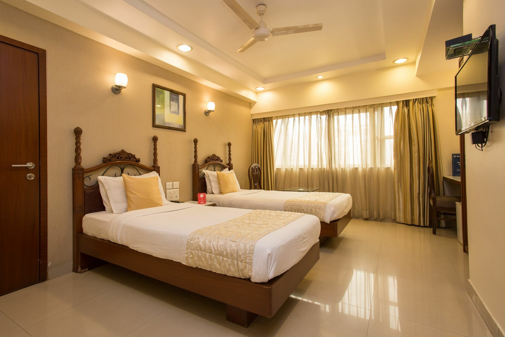 Oyo 10007 Hotel Grace Residency Bombaim Exterior foto